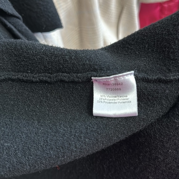 Sweater wrap in good used condition - Picture 6 of 6
